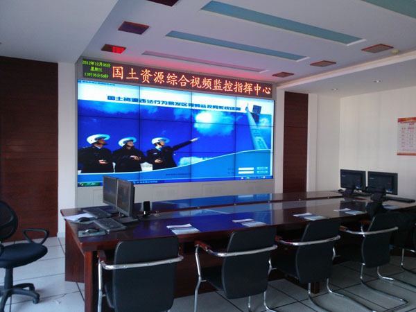 46寸液晶拼接屏機柜式安裝-湖北嘉魚縣國土資源局綜合視頻監控指揮中心項目